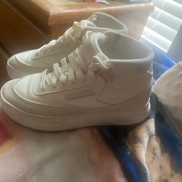 Shoes - Picture 2 of 2